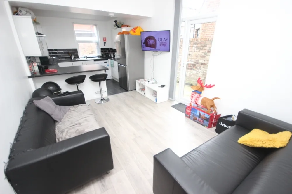 Elmbank Road, L18